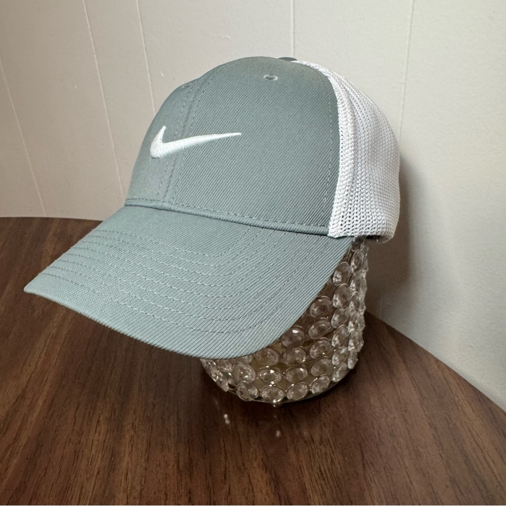 Nike Gray and White Cap